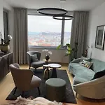 Luxury Flat In Sky Park, Castle View, Free Parking Apartament