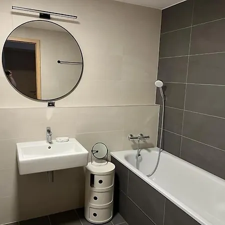 Luxury Flat In Sky Park, Castle View, Free Parking Apartment Pressburg