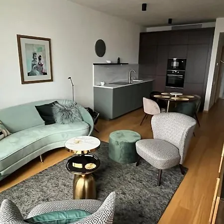 Apartment Luxury Flat In Sky Park, Castle View, Free Parking