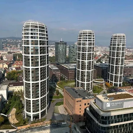 Διαμέρισμα Luxury Flat In Sky Park, Castle View, Free Parking Μπρατισλάβα