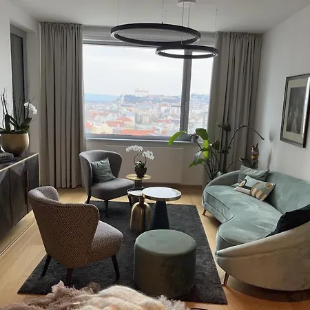 Apartment Luxury Flat In Sky Park, Castle View, Free Parking