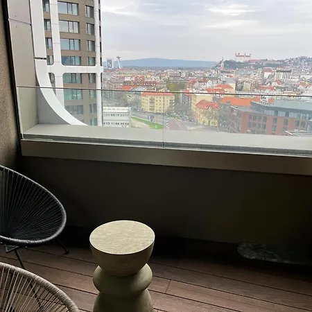 Luxury Flat In Sky Park, Castle View, Free Parking Διαμέρισμα Μπρατισλάβα