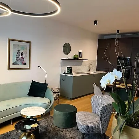 Luxury Flat In Sky Park, Castle View, Free Parking * براتسيلافا