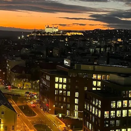 Luxury Flat In Sky Park, Castle View, Free Parking Apartment Bratislava